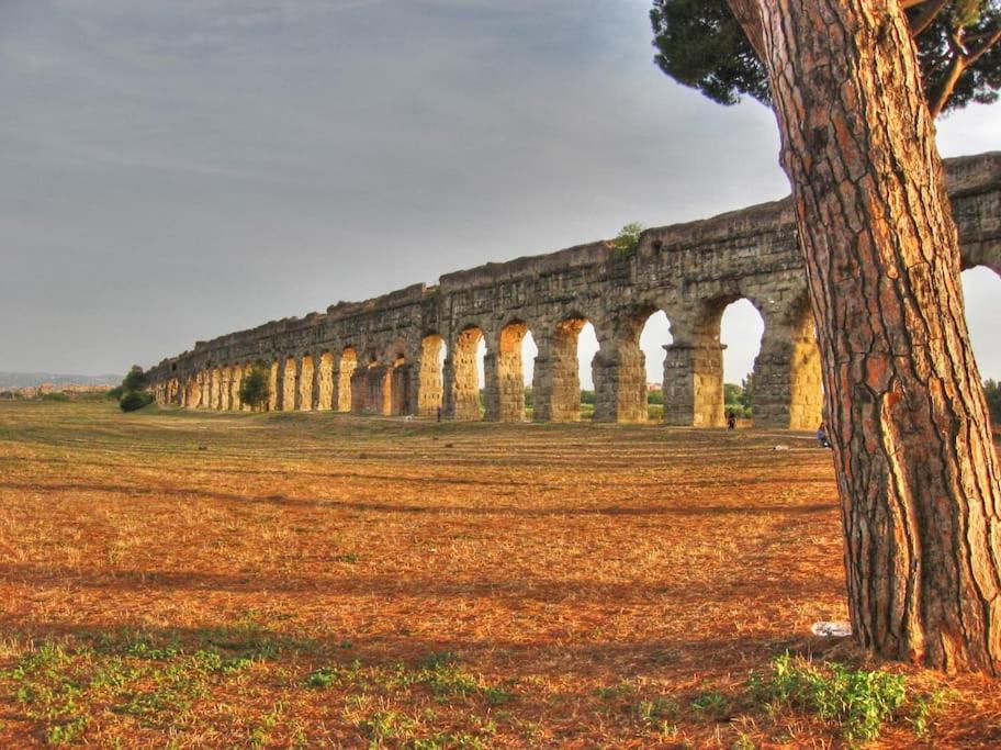 Two-Room Apt. Under The Aqueduct'S Arch In Pigneto ローマ エクステリア 写真
