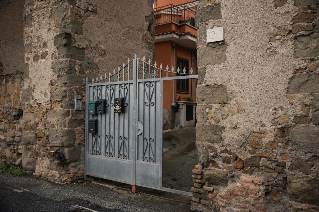 Two-Room Apt. Under The Aqueduct'S Arch In Pigneto ローマ エクステリア 写真